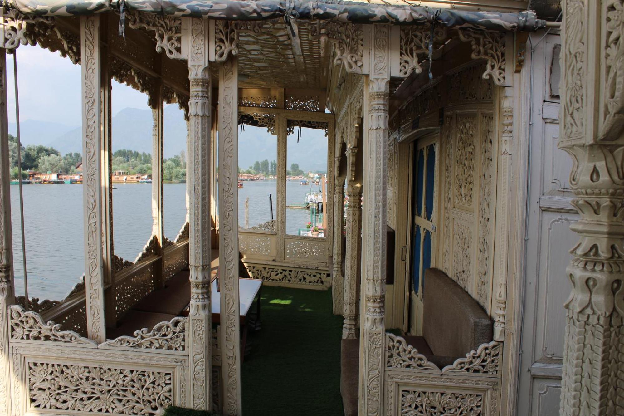 Swan Heritage Houseboats Srīnagar Exteriör bild